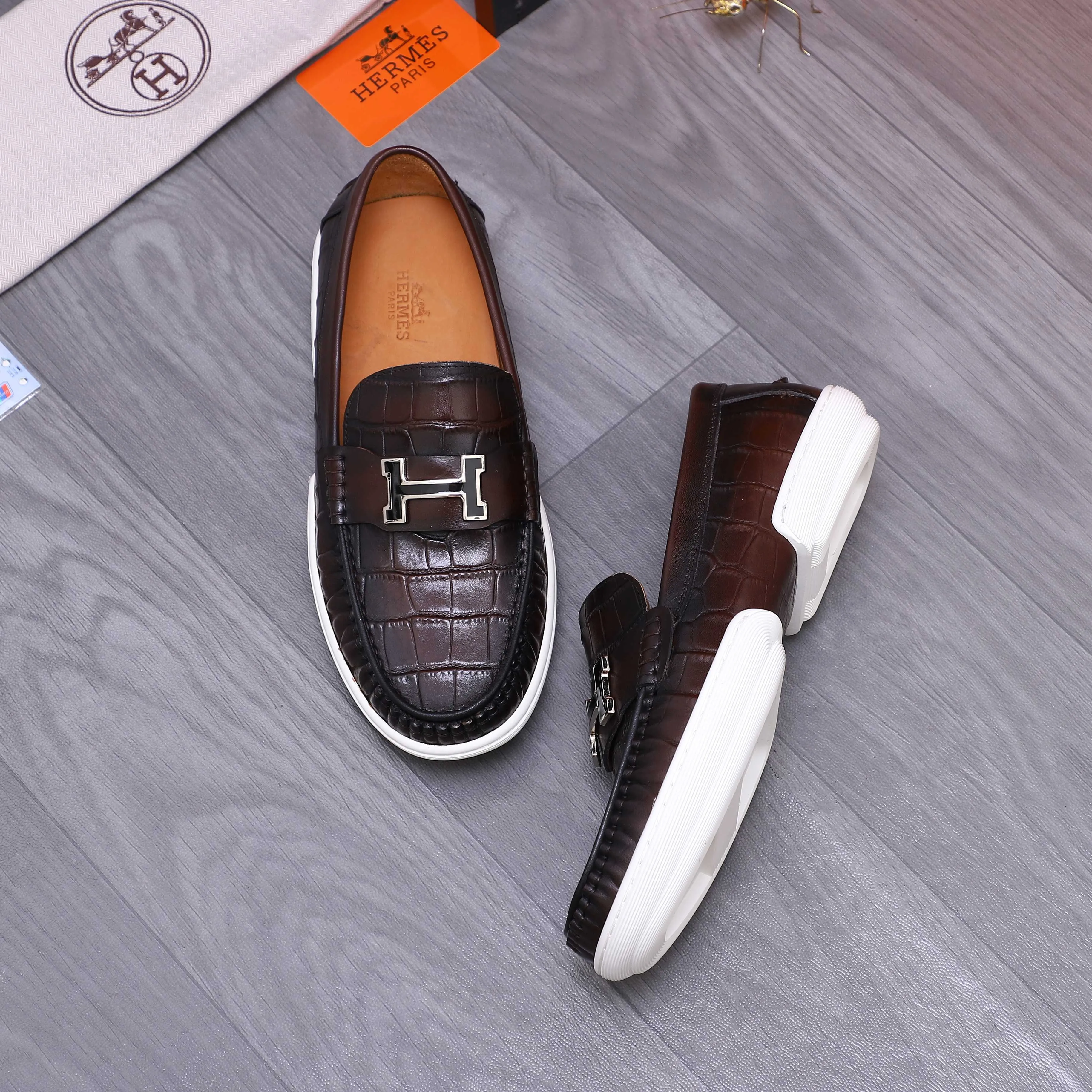 Men's shoes 💰500 Product trademark: HERMES "Hermes" casual slip-on leather shoes Regular size: 38-46 (45.46 custom-made, non-returnable) Product materials: Selected high-quality stone grain cowhide upper, cowhide lining, original outsole
